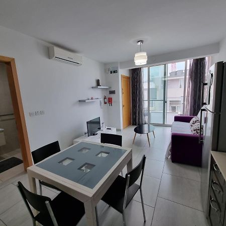 Metrostays Apartament St Julian Malta Saint Julian's ภายนอก รูปภาพ