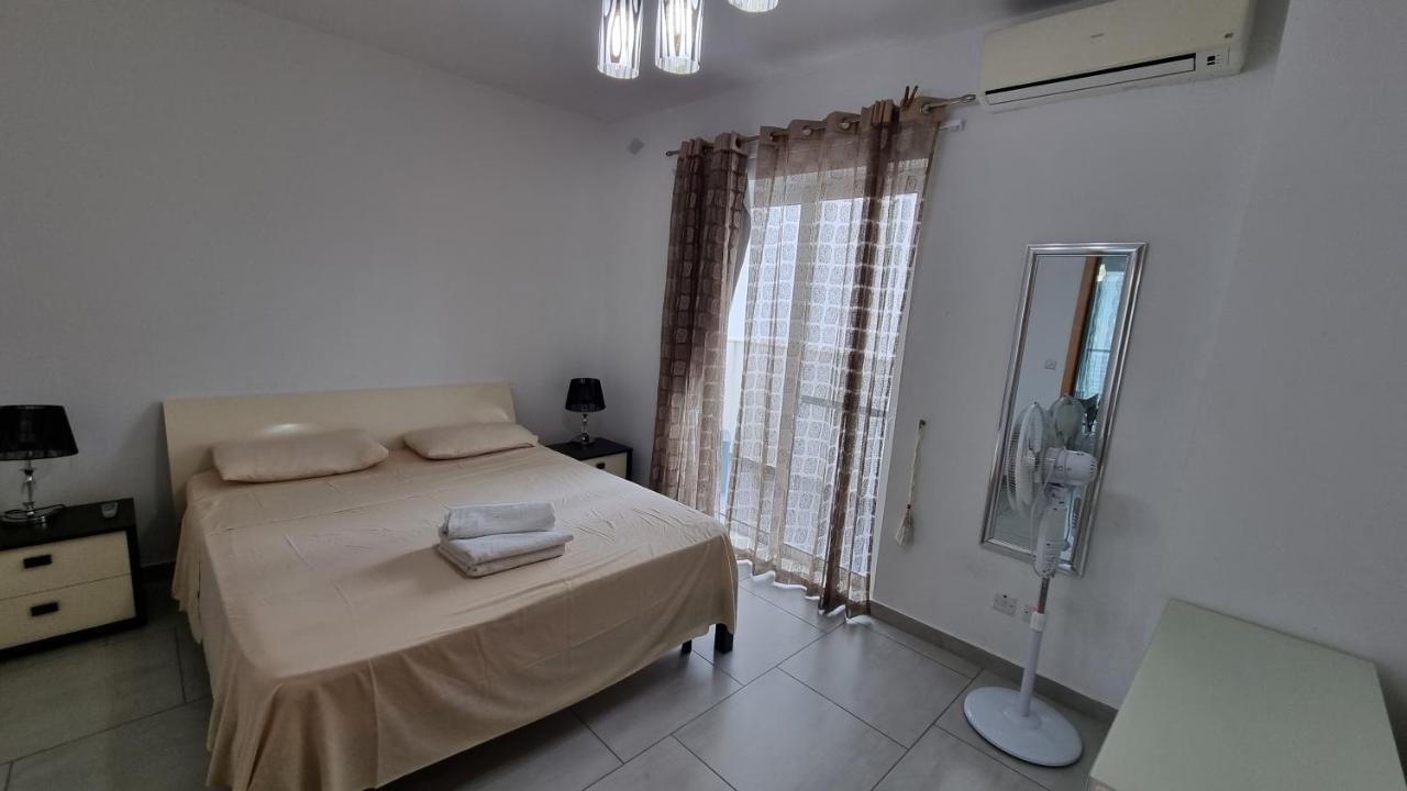 Metrostays Apartament St Julian Malta Saint Julian's ภายนอก รูปภาพ