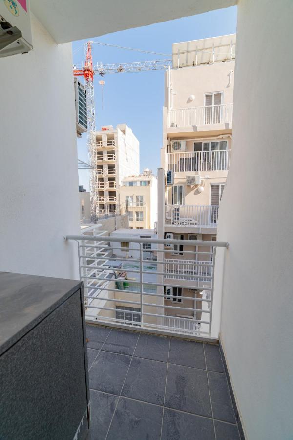 Metrostays Apartament St Julian Malta Saint Julian's ภายนอก รูปภาพ