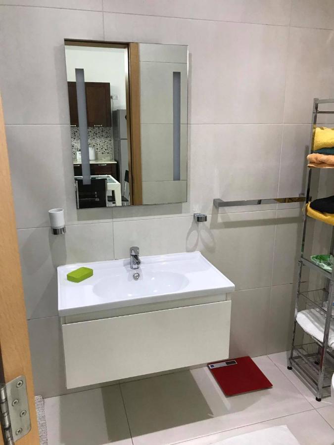 Metrostays Apartament St Julian Malta Saint Julian's ภายนอก รูปภาพ